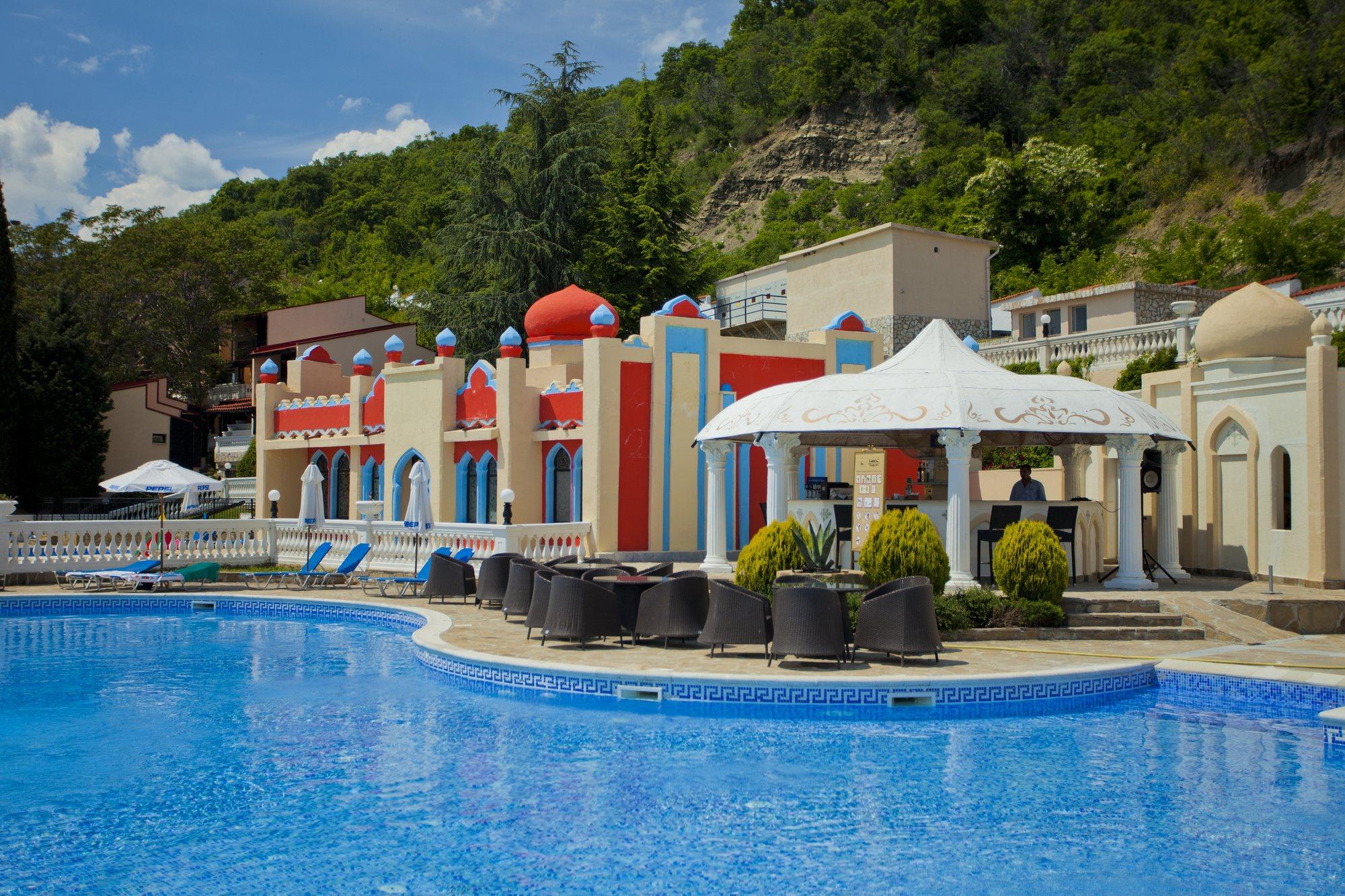 Royal Bay Otel 4*