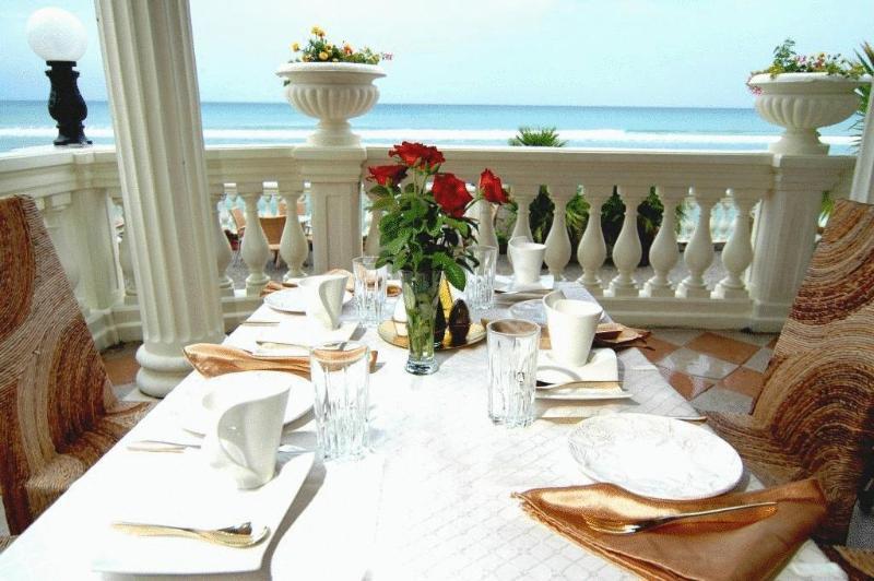 Royal Bay Otel Elenite